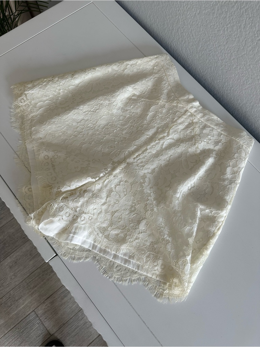 Keepsake Ivory Floral Lace High Waisted Shorts XS Eyelash Hem